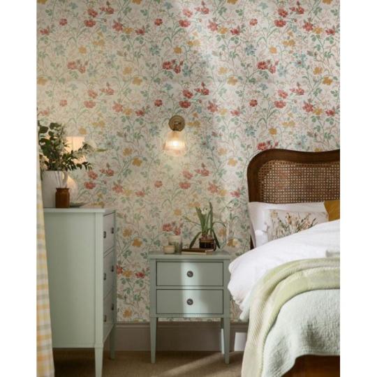 szines viragos novenymintas vadvirag tapeta krem malyva sarga vilagoskek zold barna szin vintage gyerekszoba nappali haloszoba konyha videkihaz dekoracio.jpg